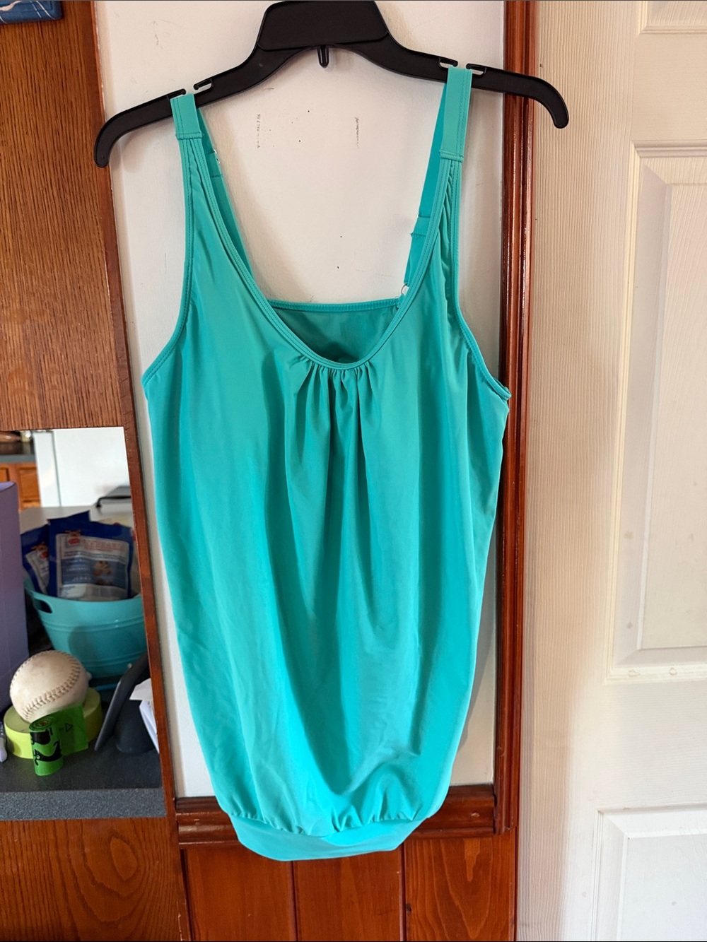 Women’s 2 piece bathing suit in Aqua the top is XL THE BOTTOMS ARE XL